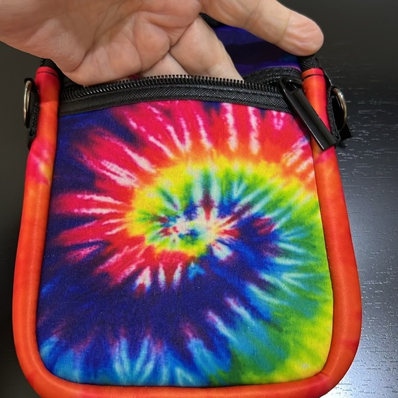 HAUTE SHORE TIE DYE NEOPRENE PHONE ADJUSTABLE CROSSBODY BAG - Picture 5 of 8